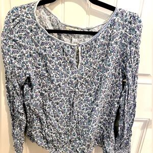 Max Studio (medium) RAYON blue and White Patterned flower Blouse